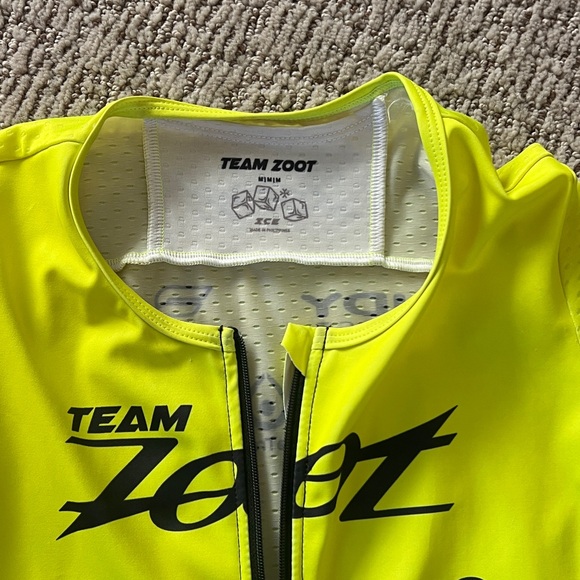 Zoot Aero Tri Top, Tri Shorts and Vest - Picture 4 of 12